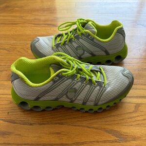 WOMANS TRAINER - K-SWISS Athletic size 9